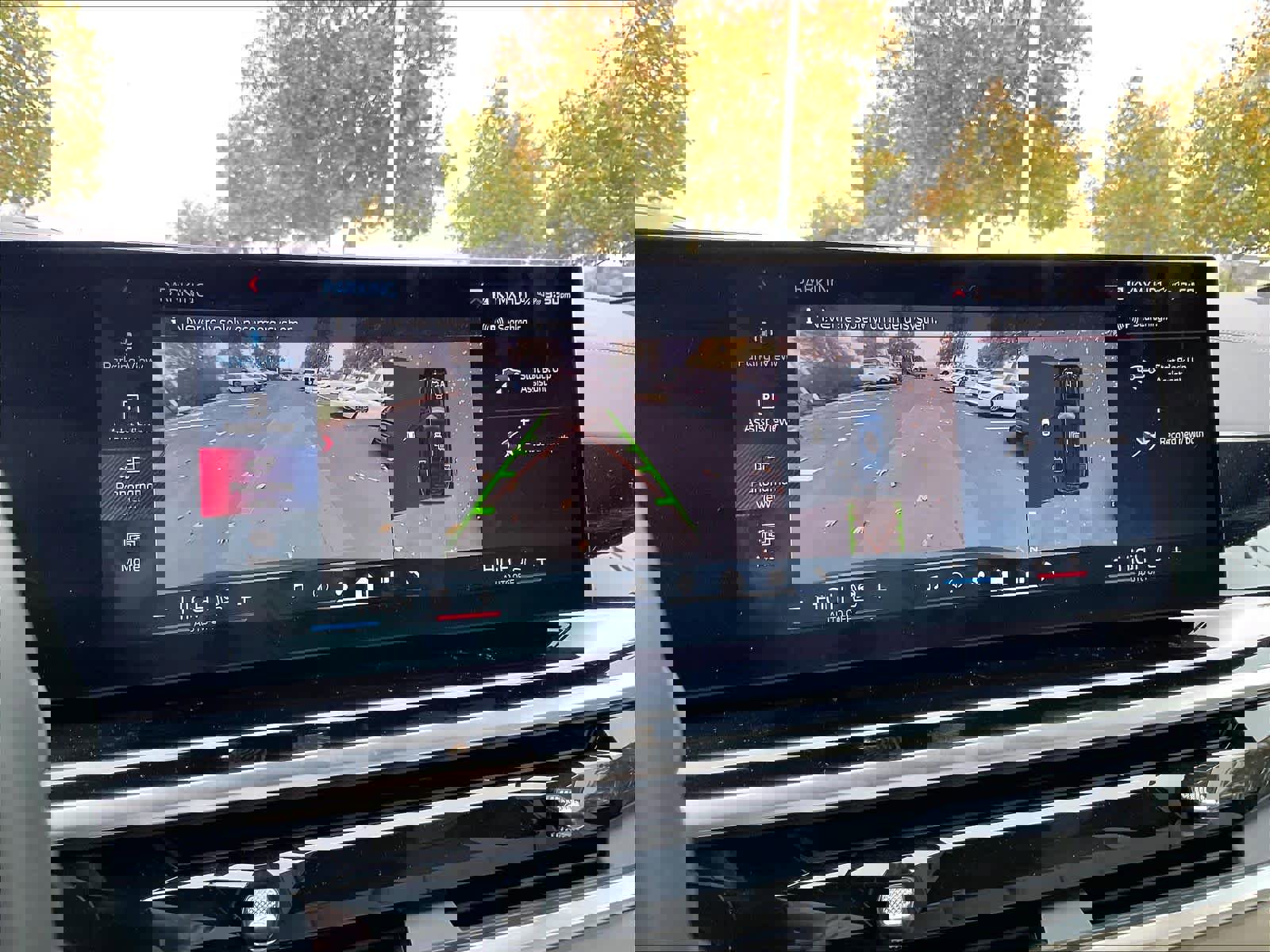 Used 2025 BMW X7 M60i image 22