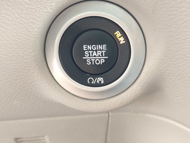 Used 2023 Chrysler Pacifica Touring-L FWD image 20