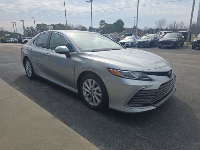 Used 2023 Toyota Camry LE image 7