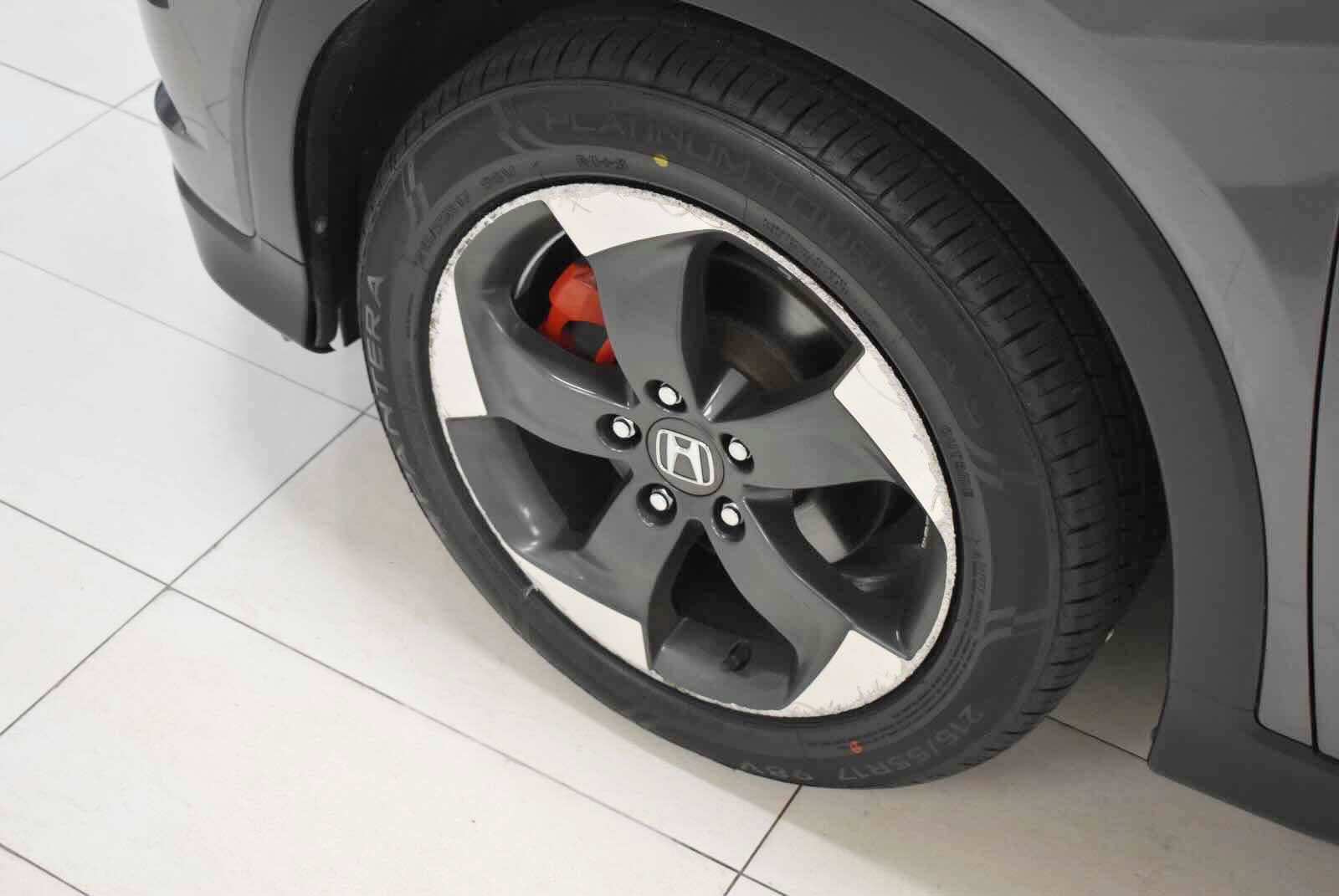 Used 2018 Honda HR-V EX image 35
