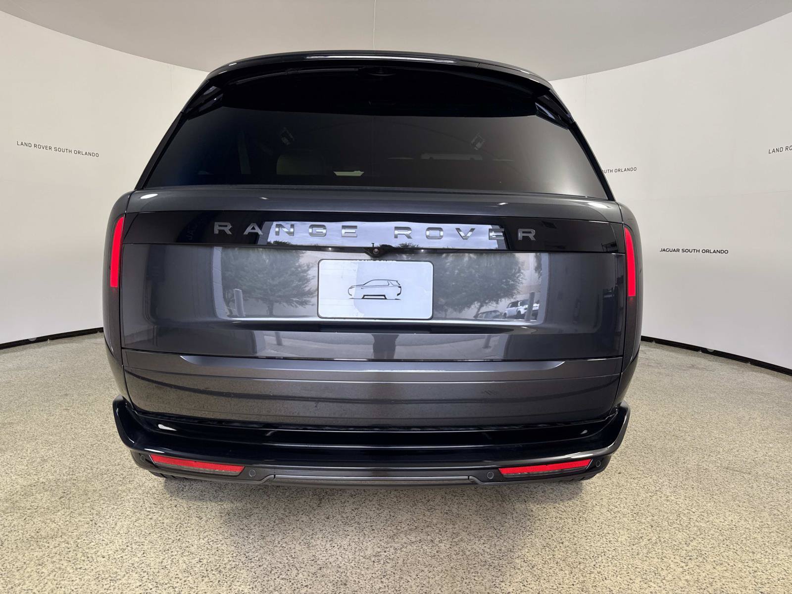 New 2026 Land Rover Range Rover Long Wheelbase SE AWD/4WD image 4