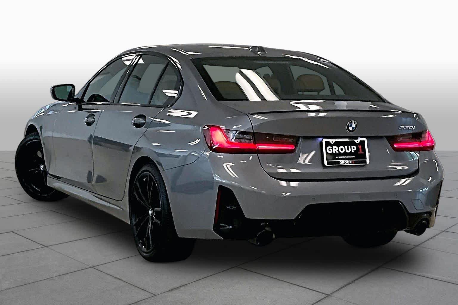 Used 2023 BMW 330i Sedan w/ M Sport Package RWD image 10
