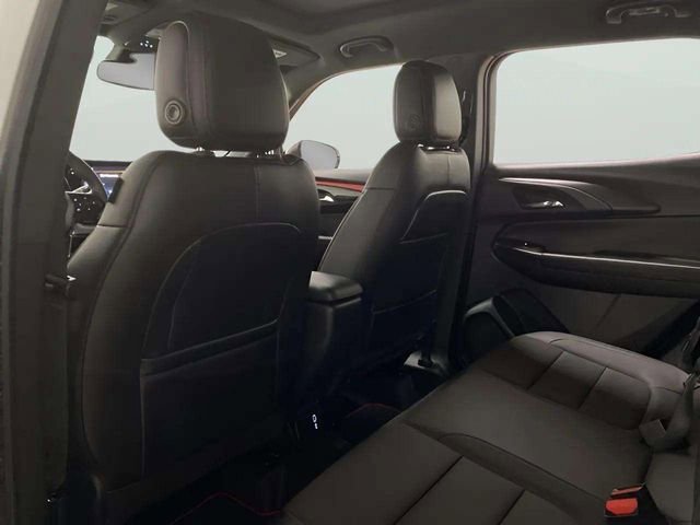 Used 2025 Chevrolet TrailBlazer RS w/ Convenience Package image 18