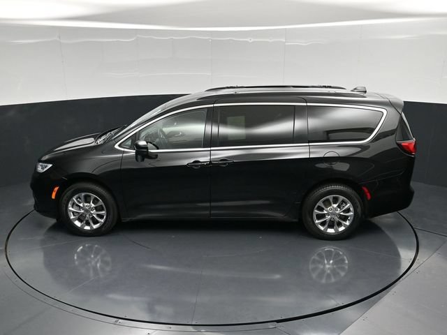 Certified 2022 Chrysler Pacifica Touring-L AWD/4WD image 54