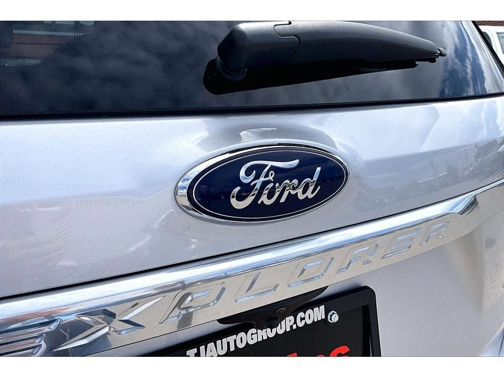 Used 2018 Ford Explorer Platinum AWD/4WD image 35