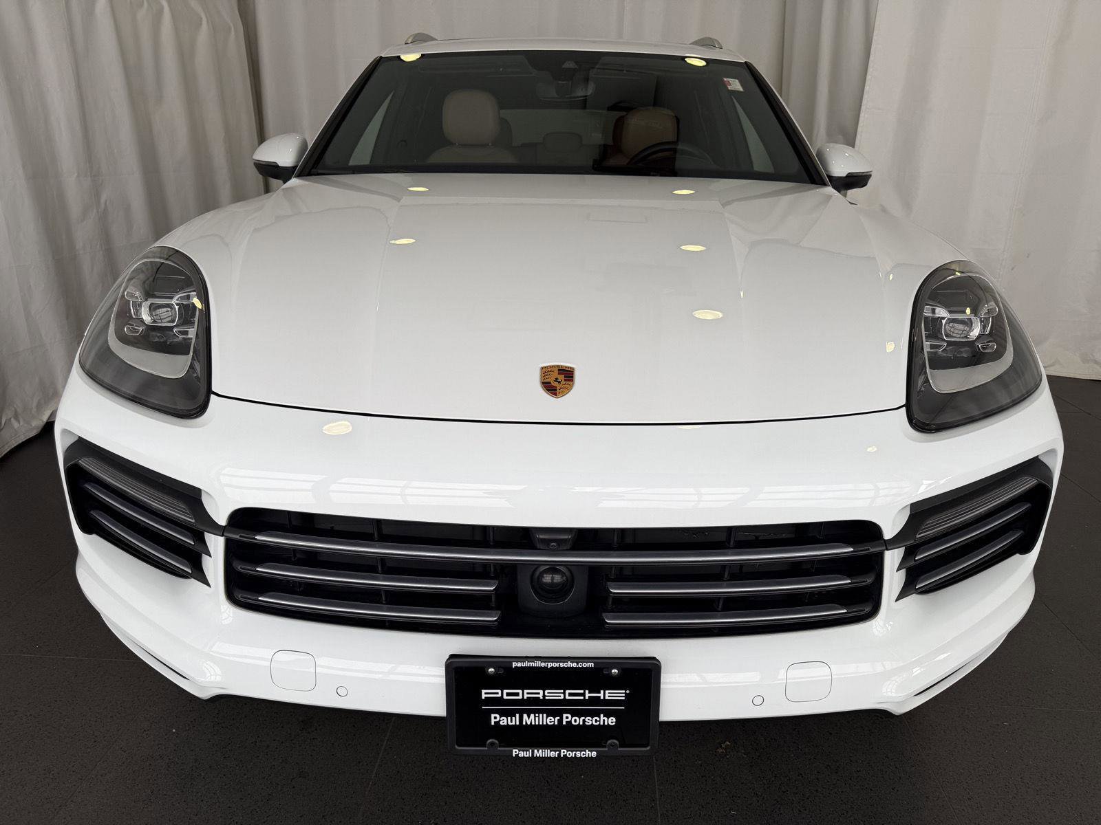 Certified 2023 Porsche Cayenne Platinum Edition image 6