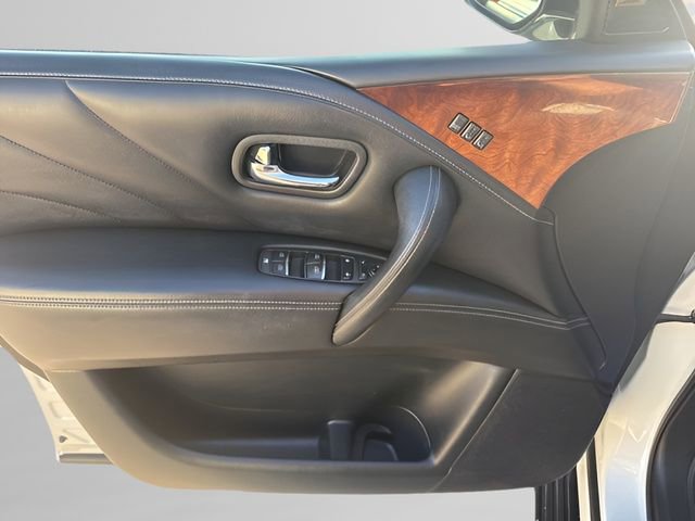 Used 2016 INFINITI QX80 4WD w/ Deluxe Technology Package image 10