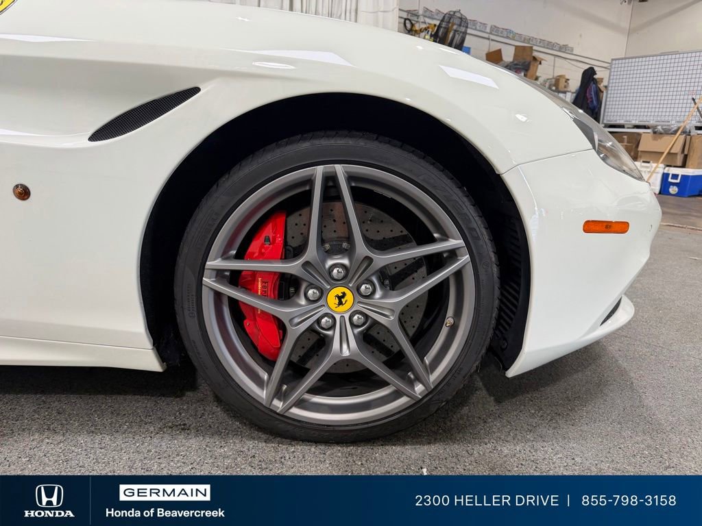 Used 2016 Ferrari California T RWD image 12