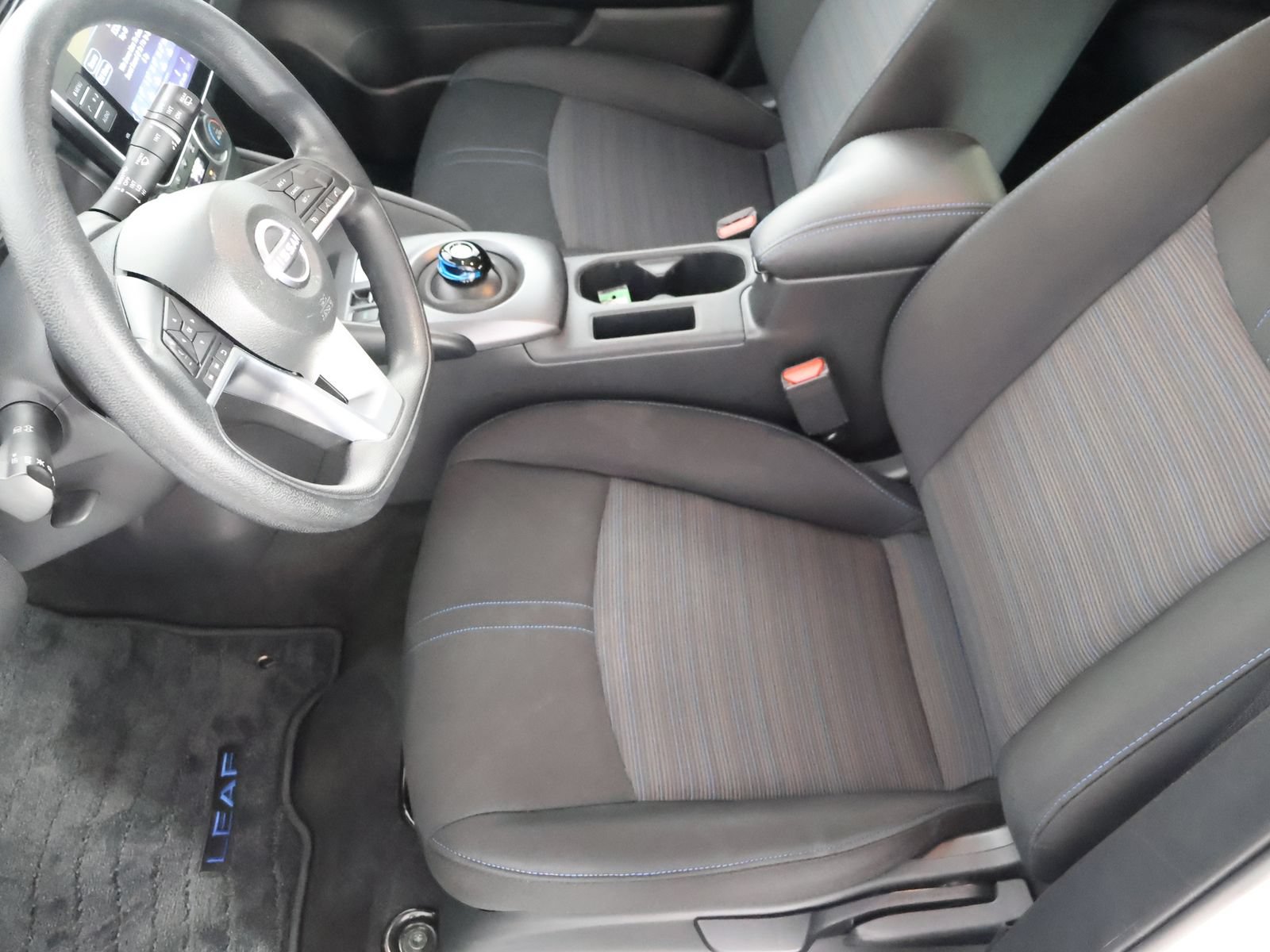 Used 2025 Nissan Leaf S FWD image 25