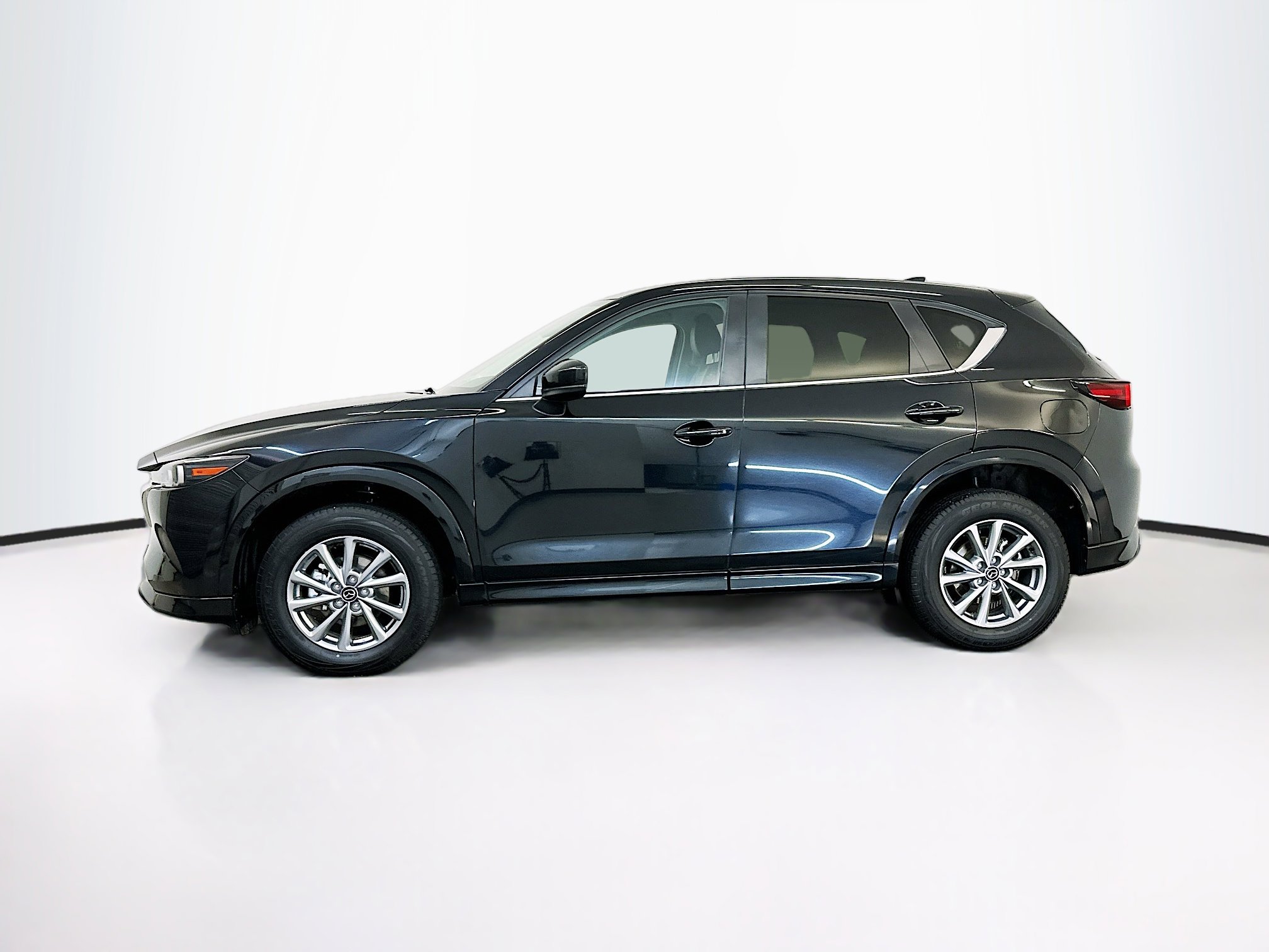 Used 2025 MAZDA CX-5 AWD 2.5 S w/ Select Package image 4