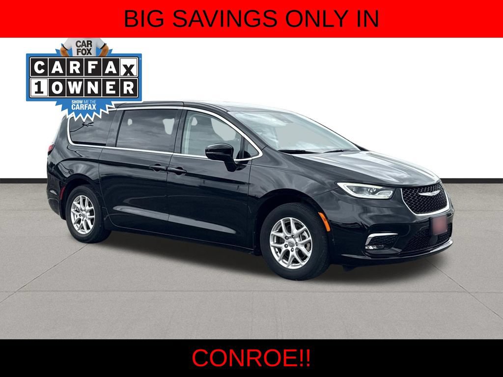 Used 2024 Chrysler Pacifica Touring-L FWD image 3