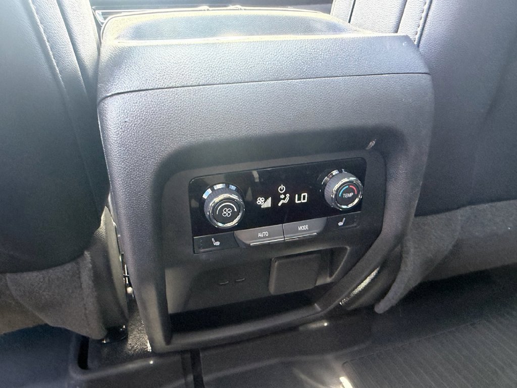 Used 2025 Chevrolet Traverse RS AWD/4WD image 13