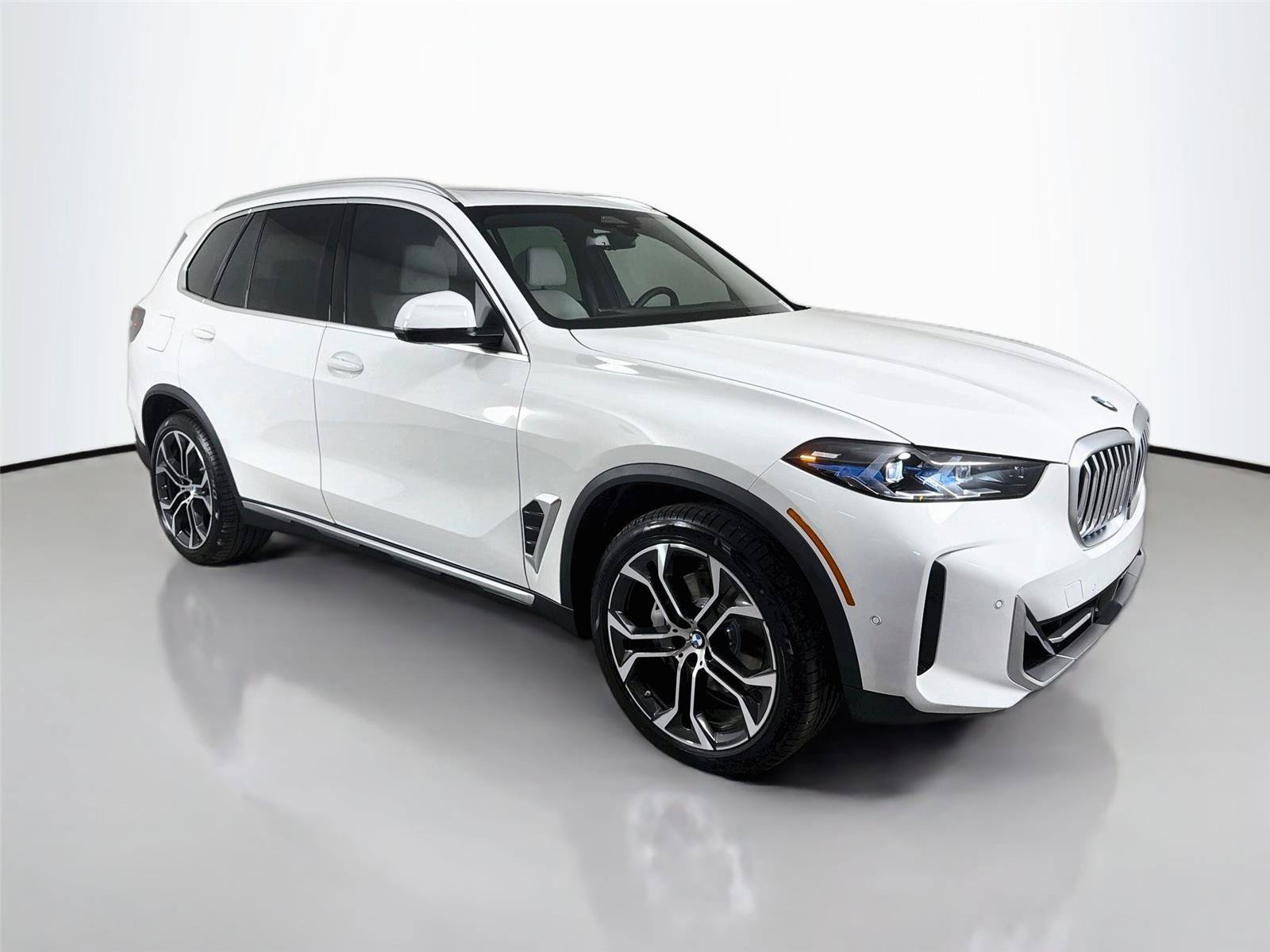 New 2026 BMW X5 xDrive40i w/ Climate Comfort Package AWD/4WD image 3