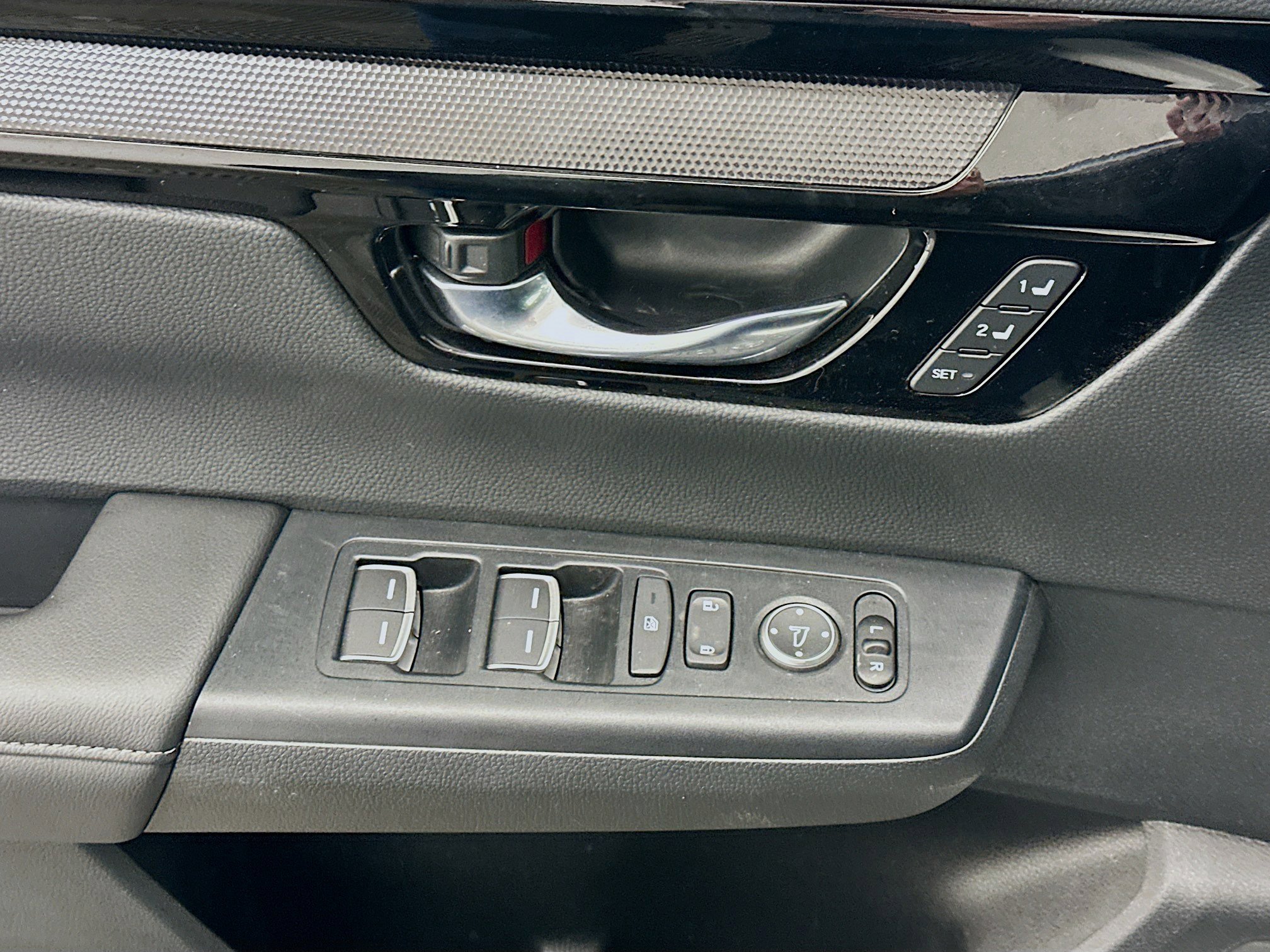 Used 2025 Honda CR-V EX-L image 15