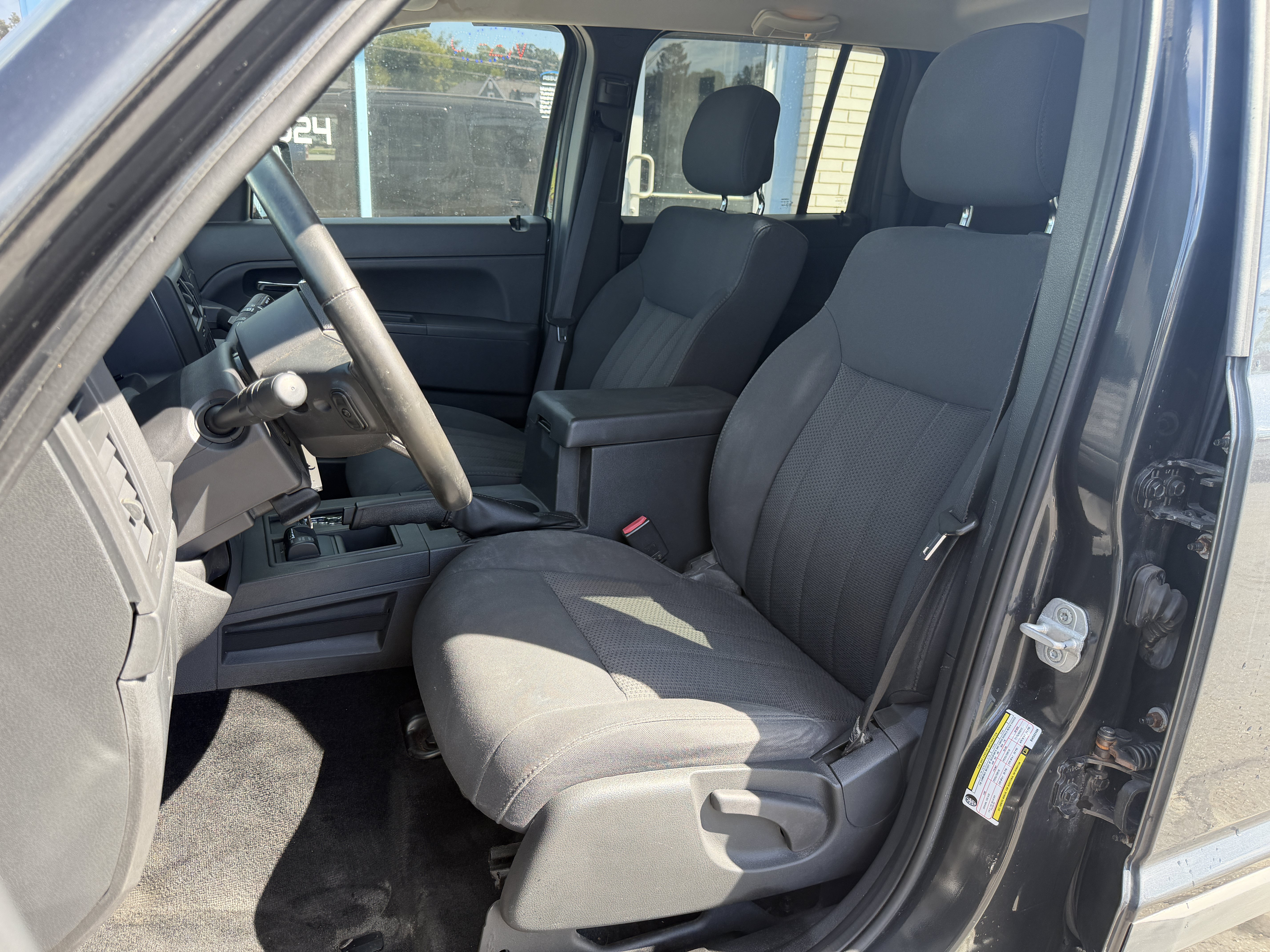 Used 2011 Jeep Liberty Sport AWD/4WD image 13
