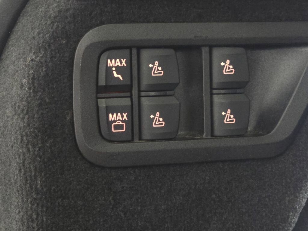 Used 2025 BMW X7 xDrive40i image 23