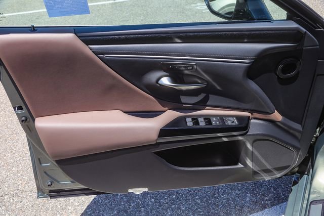 Used 2025 Lexus ES 350 w/ Premium Package FWD image 22