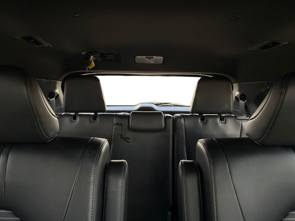 Used 2025 Toyota Highlander XSE AWD/4WD image 16