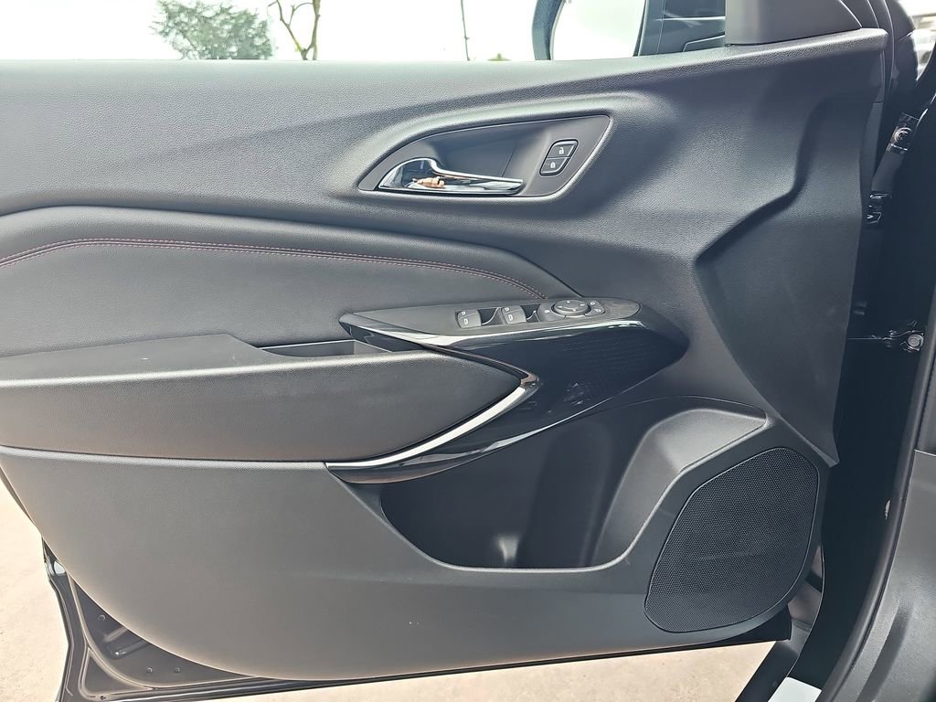 New 2026 Chevrolet Trax RS FWD image 26