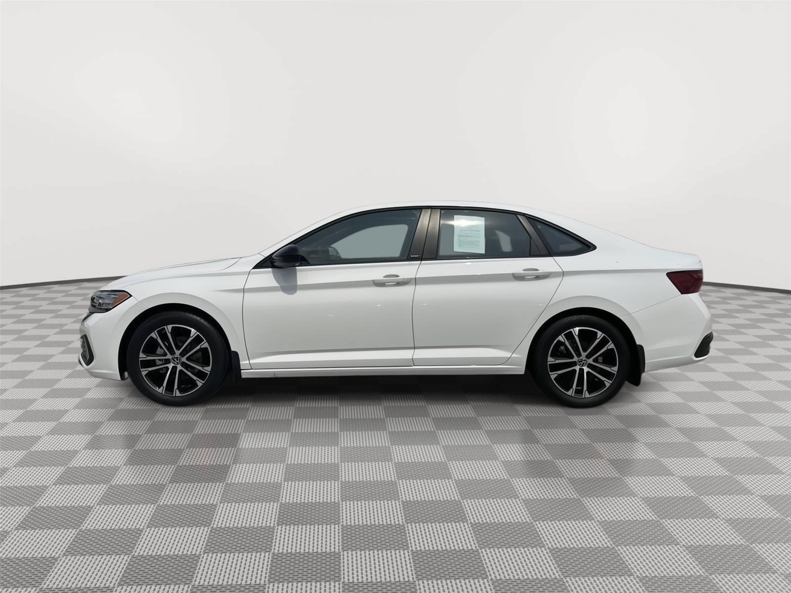 Used 2024 Volkswagen Jetta Sport FWD image 6