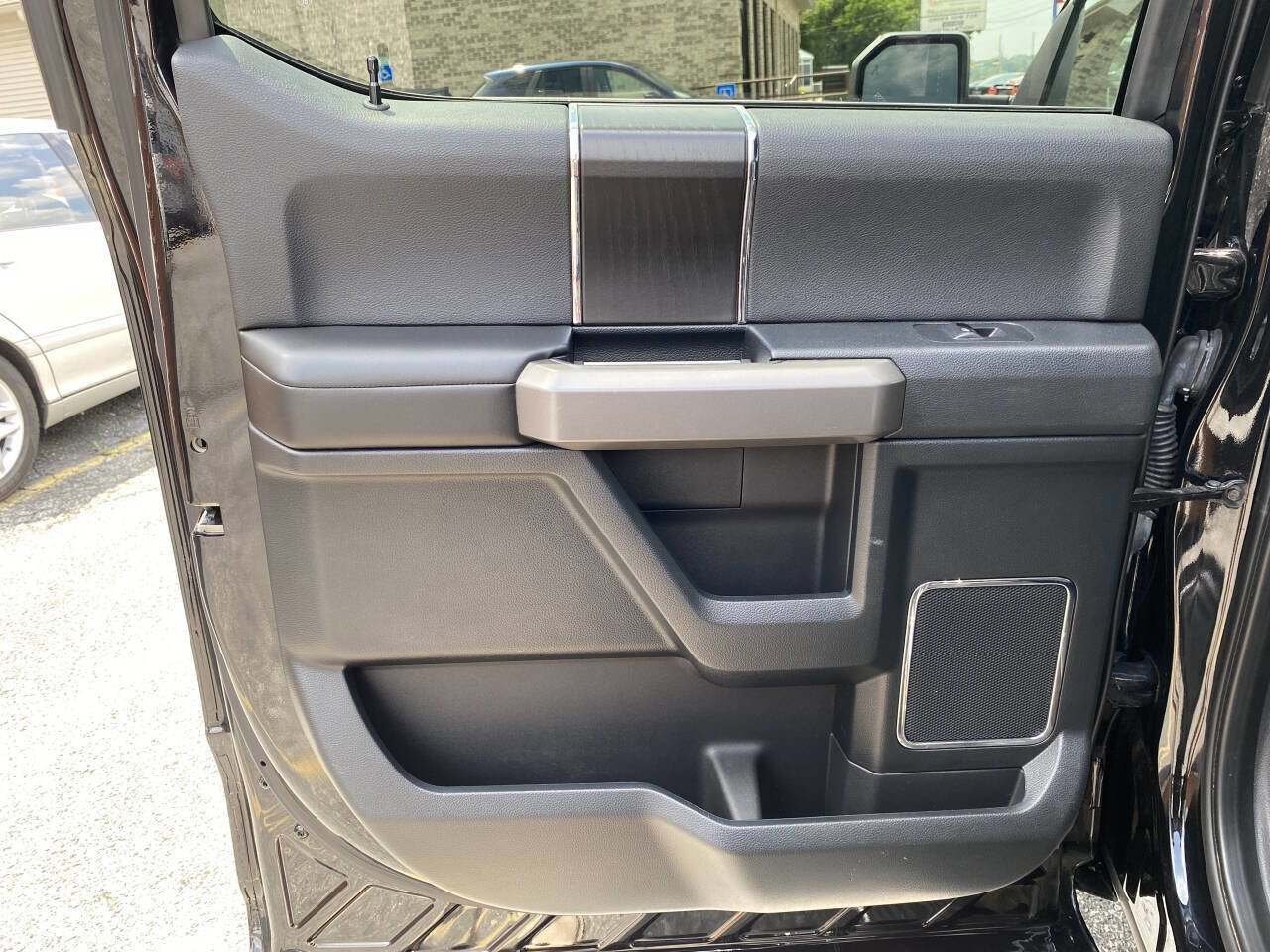 Used 2020 Ford F150 Platinum image 14