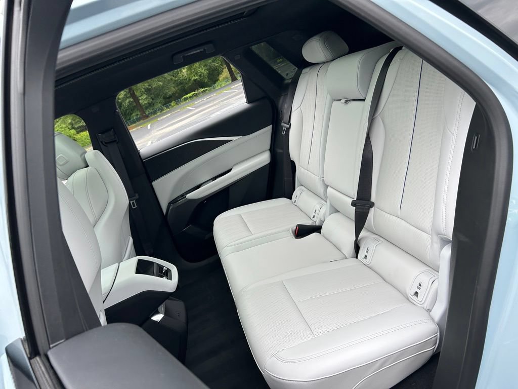Used 2025 Cadillac Lyriq Sport RWD image 42