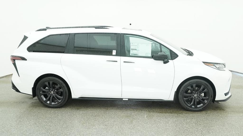 New 2026 Toyota Sienna XSE FWD image 14