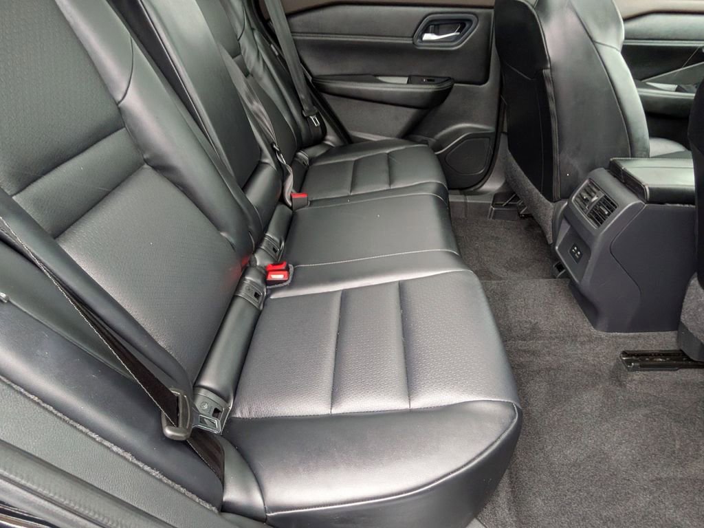 Used 2023 Nissan Rogue SV w/ SV Premium Package image 25