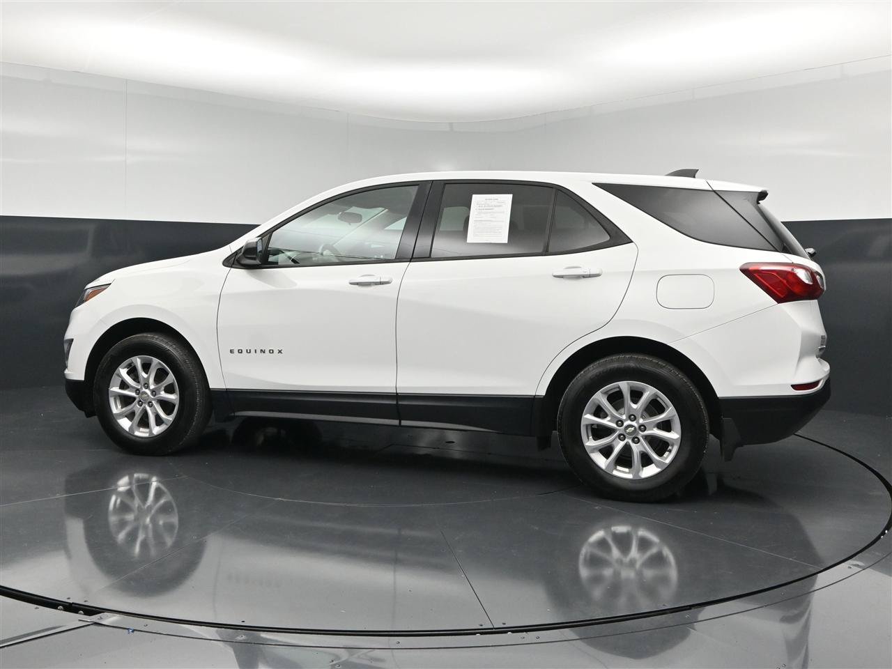 Used 2019 Chevrolet Equinox LS w/ LS Convenience Package AWD/4WD image 8