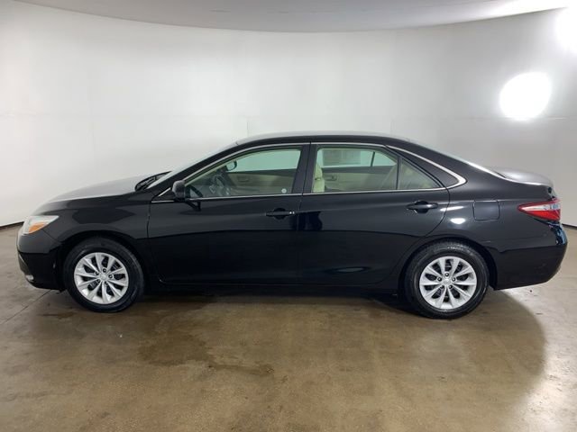 Used 2015 Toyota Camry LE image 16