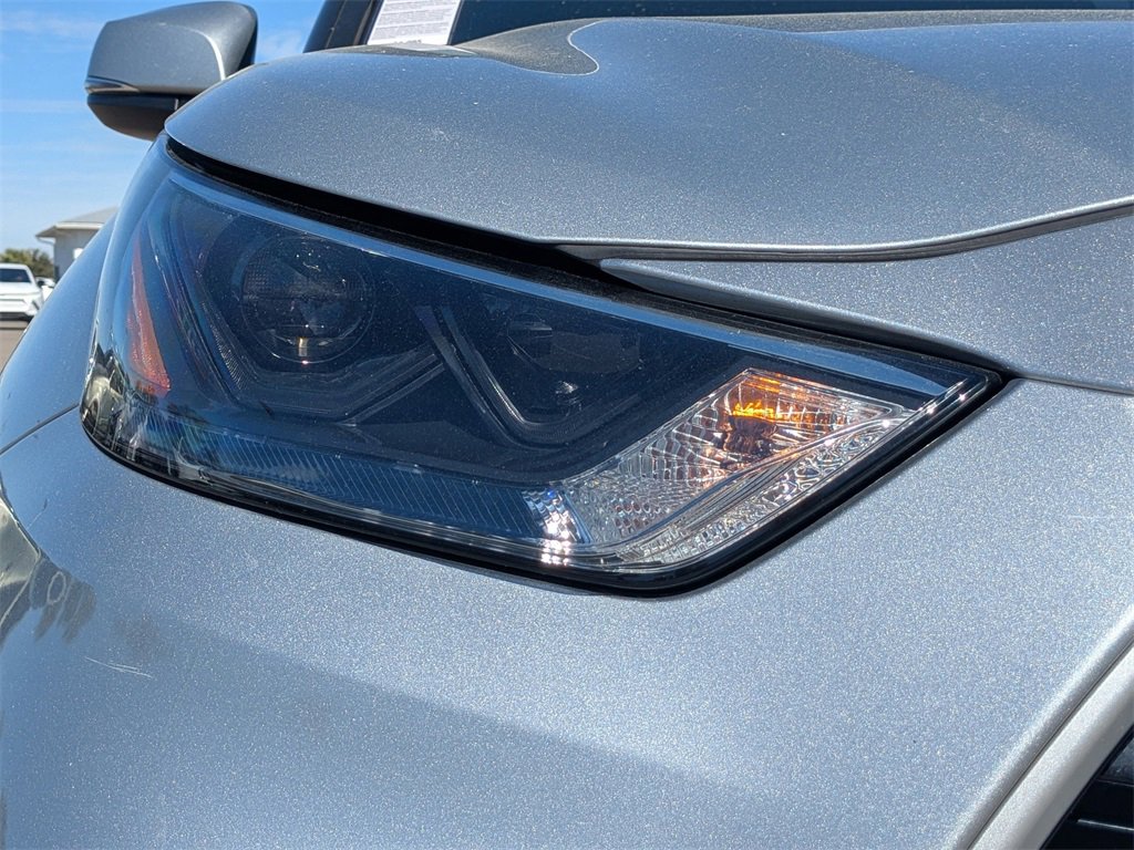 Used 2023 Toyota Highlander LE image 12