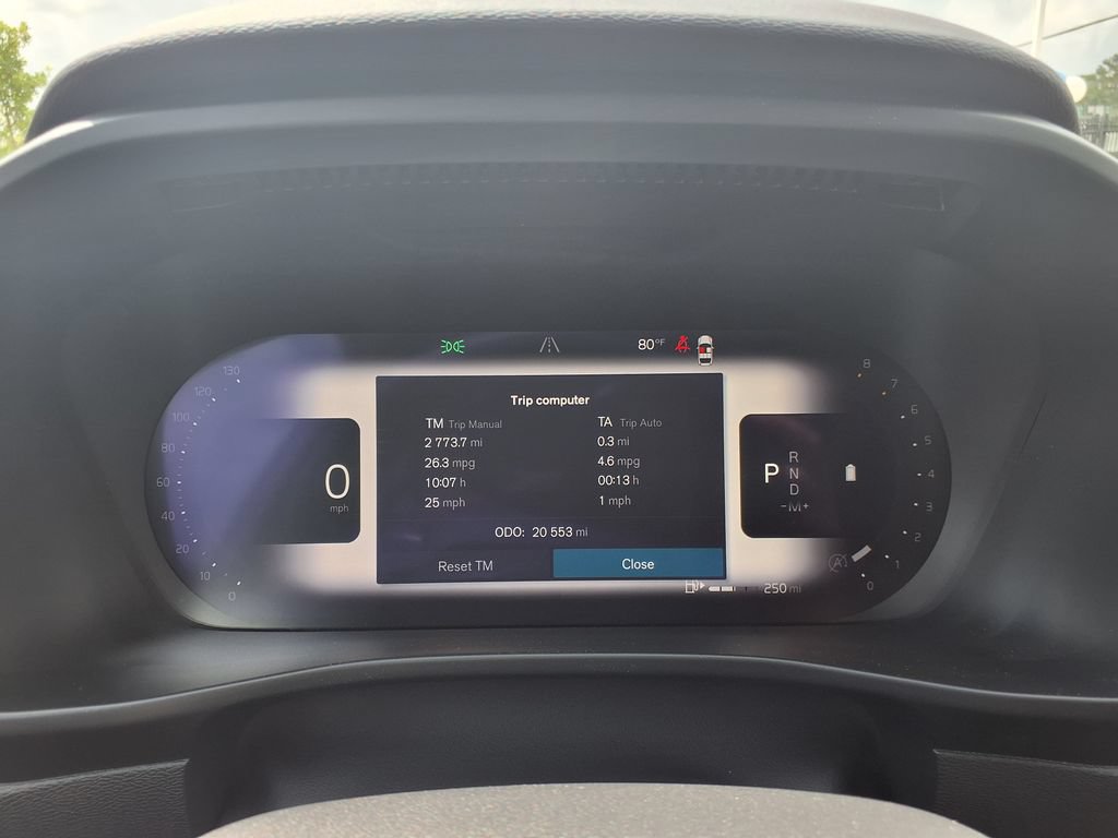 Certified 2023 Volvo XC40 B5 Ultimate w/ Protection Package Premier AWD/4WD image 32