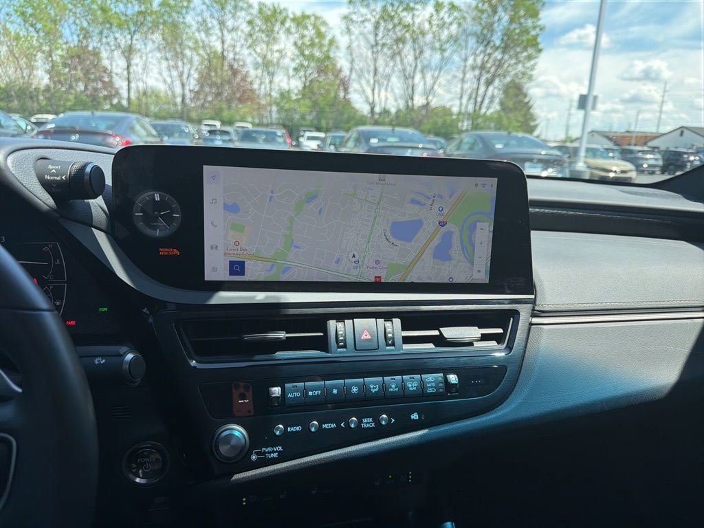 Used 2025 Lexus ES 300h F Sport w/ Accessory Package (Z1) FWD image 15