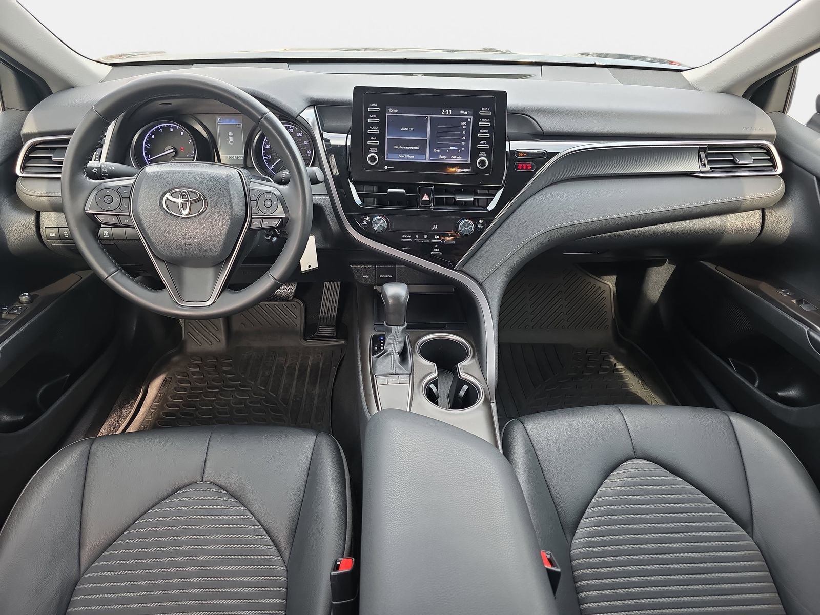 Used 2023 Toyota Camry SE image 9