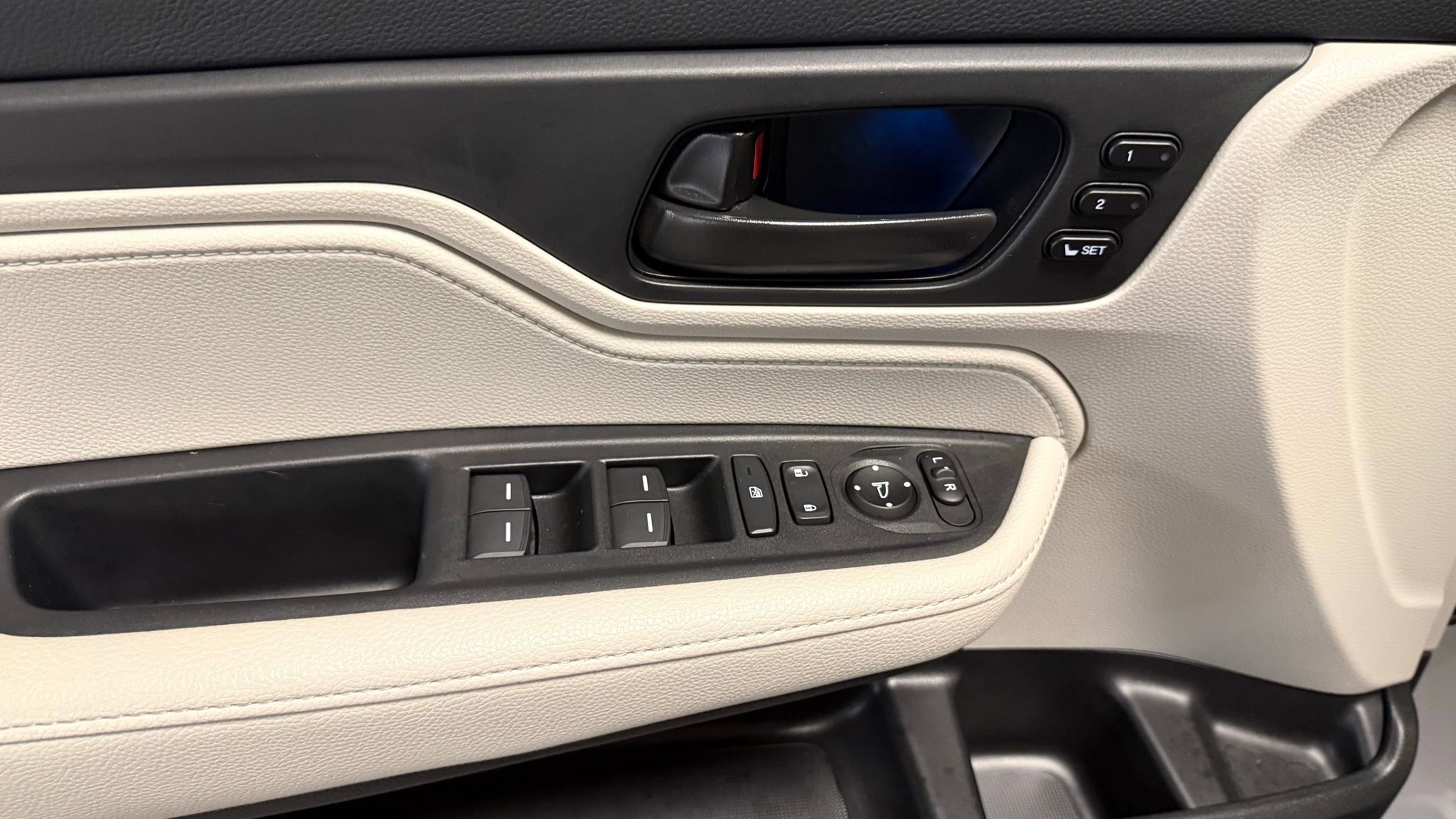 Used 2025 Honda Odyssey EX-L image 33