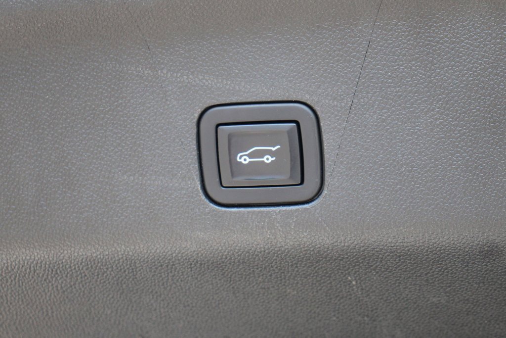 Used 2023 Chevrolet Tahoe LT image 11