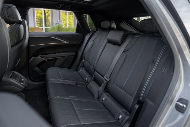 Used 2024 Cadillac Lyriq Luxury RWD image 47
