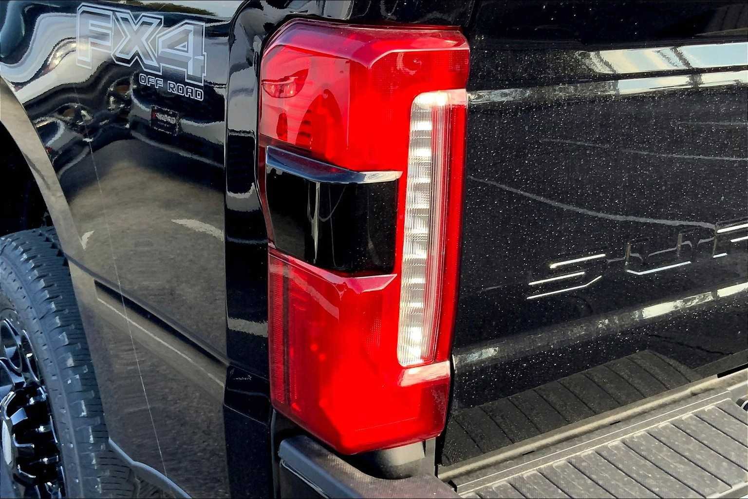 New 2026 Ford F350 XLT w/ XLT Premium Package AWD/4WD image 11