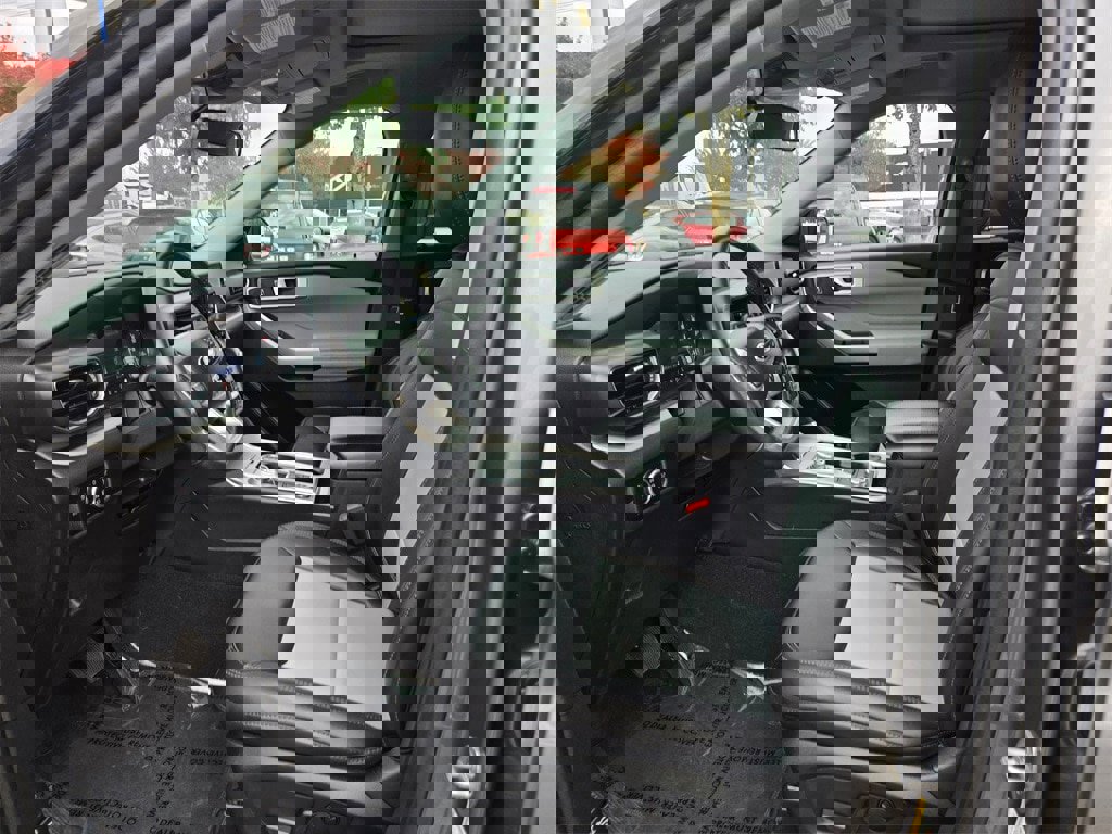 Used 2023 Ford Explorer XLT w/ Equipment Group 202A image 12