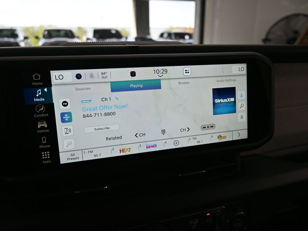 Used 2024 Jeep Gladiator Sport image 23