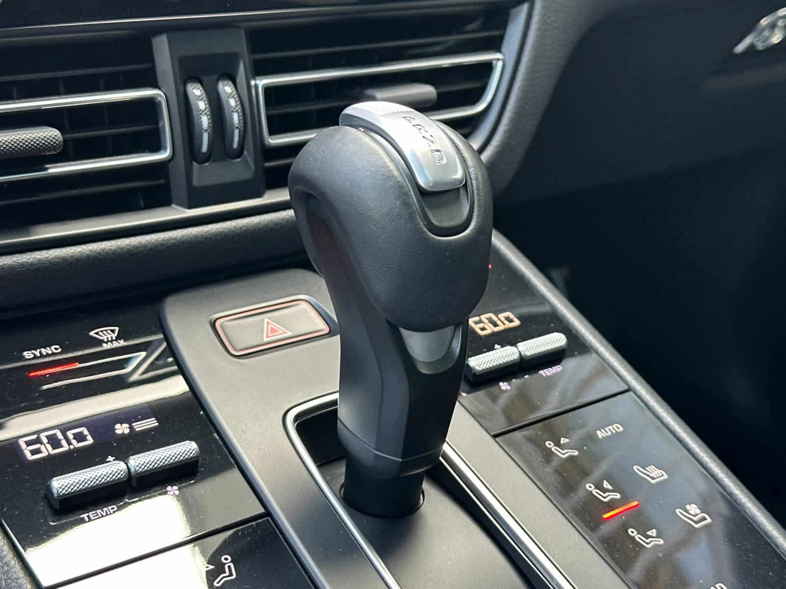 Certified 2023 Porsche Macan AWD/4WD image 24