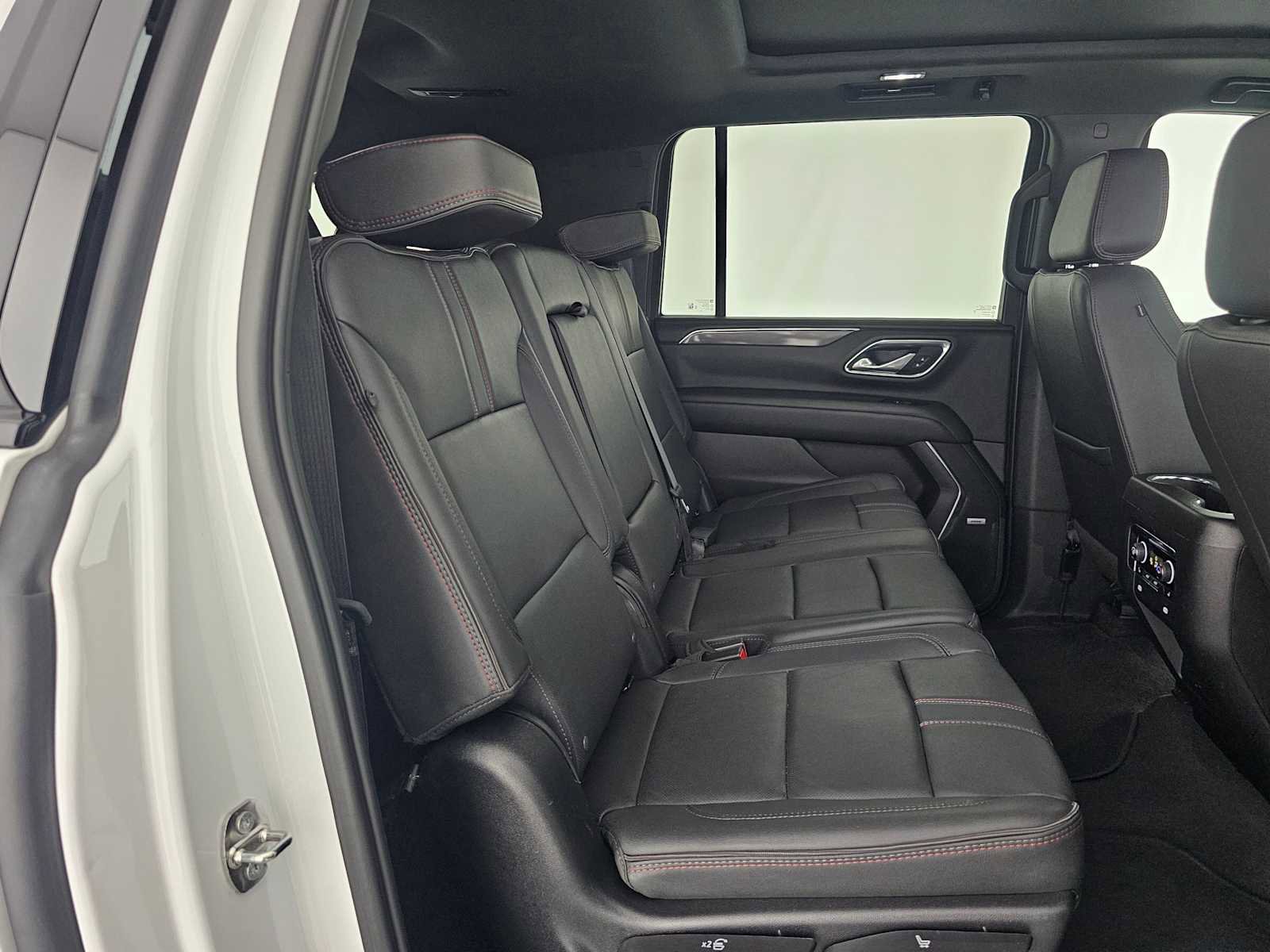 Used 2024 Chevrolet Suburban RST w/ Luxury Package image 12