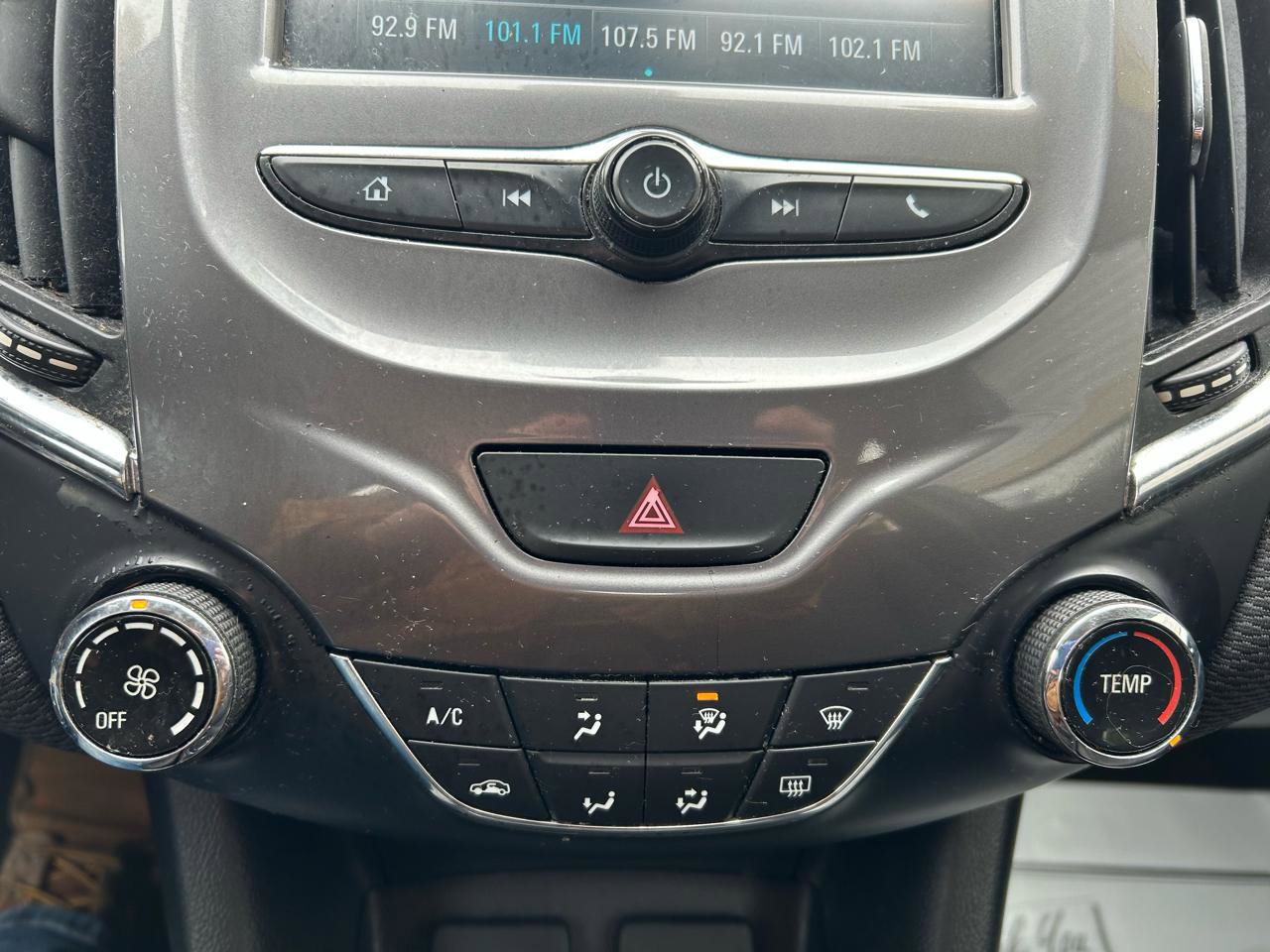 Used 2018 Chevrolet Cruze LT image 24