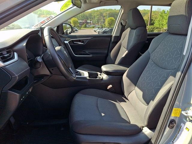Certified 2020 Toyota RAV4 XLE w/ Convenience Package AWD/4WD image 13