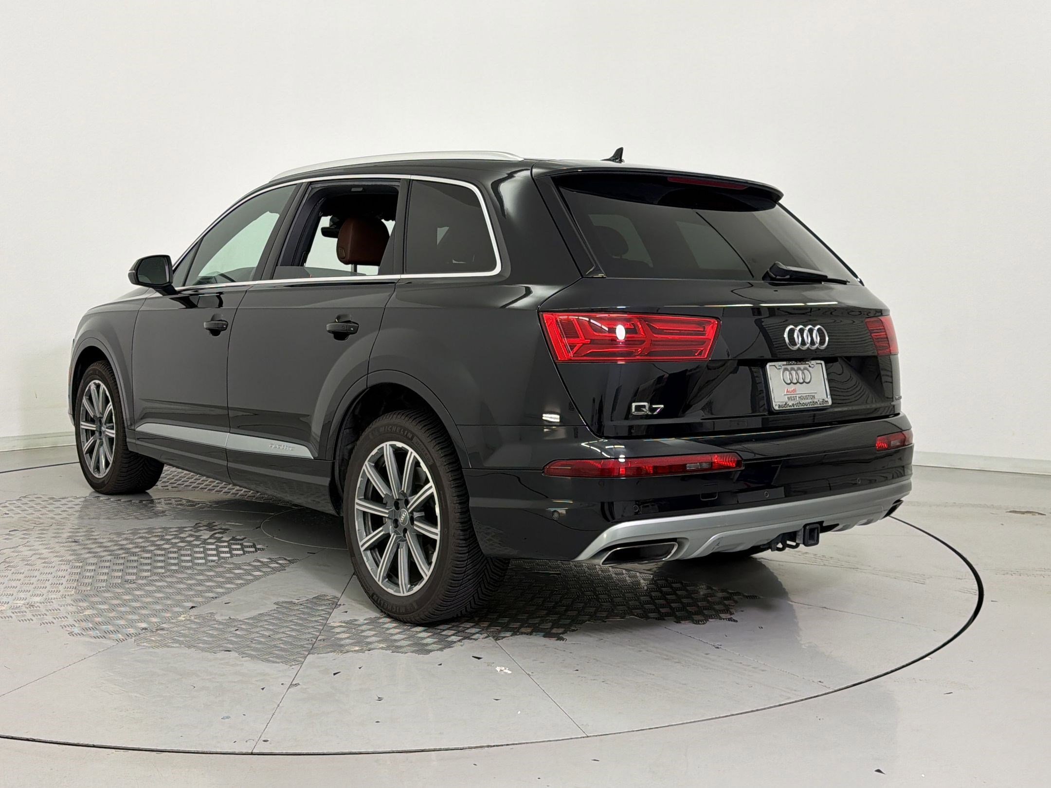 Used 2019 Audi Q7 2.0T Premium Plus AWD/4WD image 3