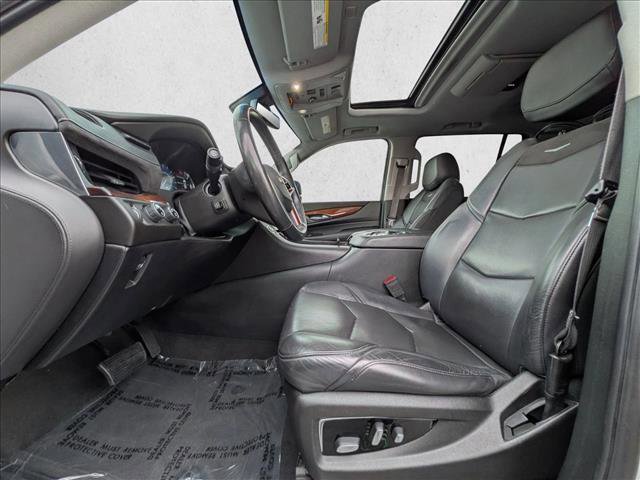 Used 2017 Cadillac Escalade ESV Premium Luxury image 17