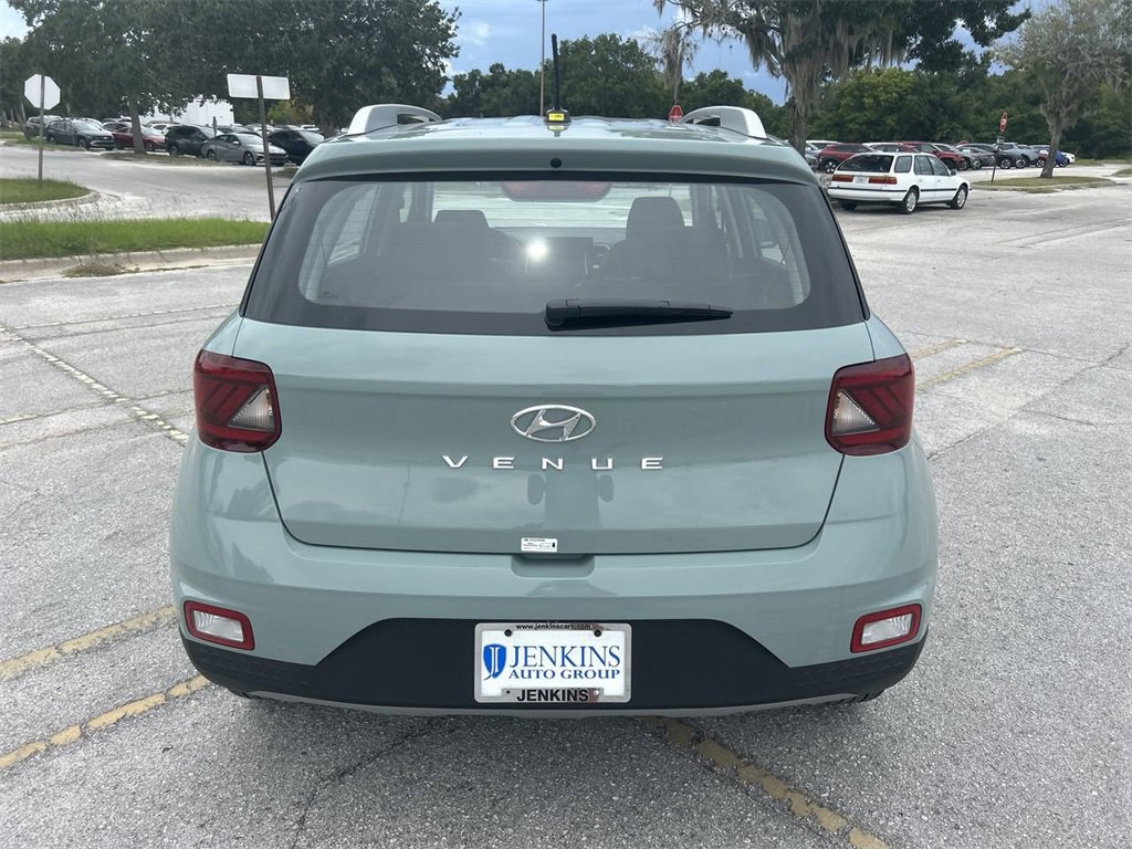 New 2025 Hyundai Venue Limited image 12