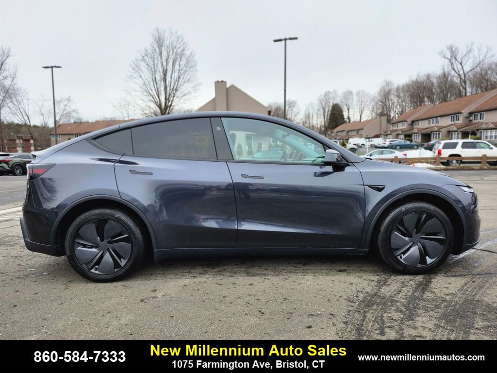 Used 2026 Tesla Model Y Long Range image 6