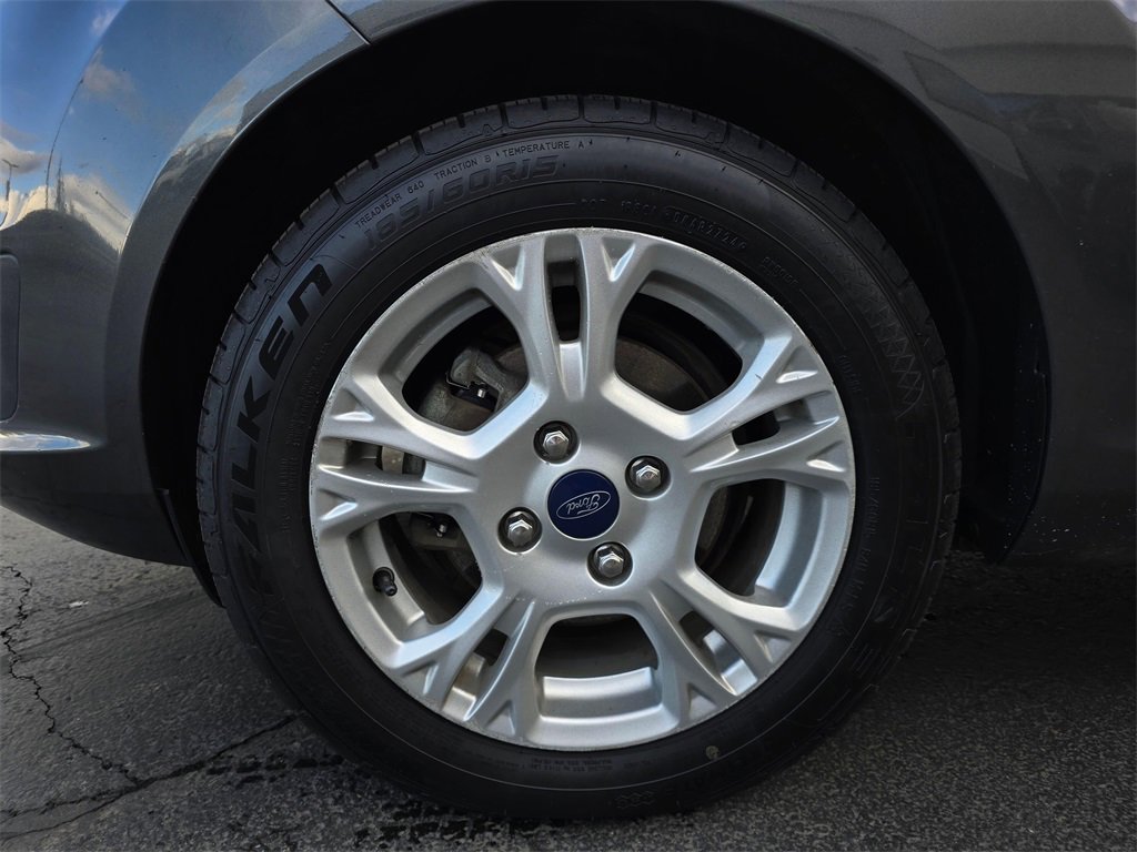 Used 2015 Ford Fiesta SE image 6