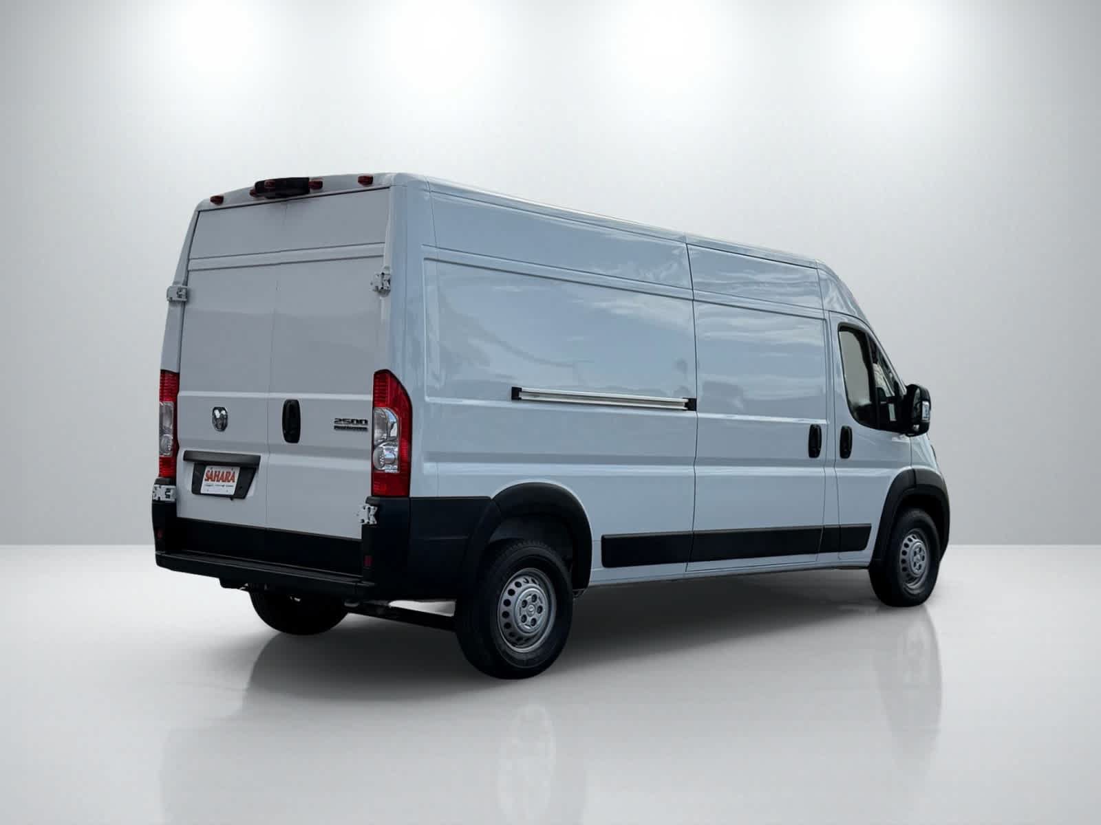 Used 2025 RAM ProMaster 2500 w/ Convenience Group FWD image 10